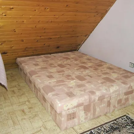 Holiday Mechova Ii Vsebor